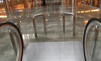 Защитный барьер эскалатора в Красноярске. Готовые проекты ПерилаГлавСнаб