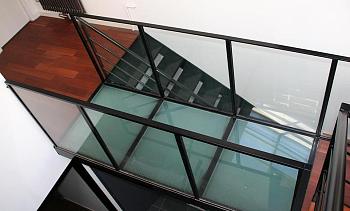 Стеклянный пол для легкого перекрытия между этажами в Красноярске. Готовые проекты ПерилаГлавСнаб