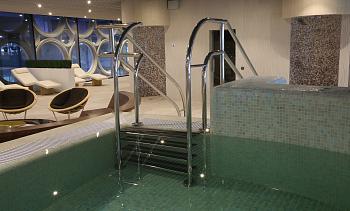 Поручни для бассейна в Красноярске. Готовые проекты ПерилаГлавСнаб