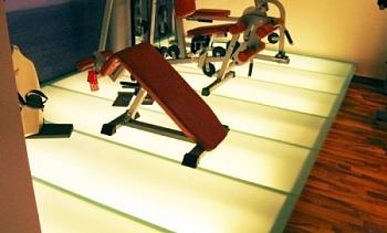 Люминесцентная подсветка стеклянного блочного пола в Красноярске. Готовые проекты ПерилаГлавСнаб