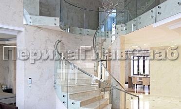 Стеклянные ограждения винтовой лестницы и баллюстрады купить в Красноярске