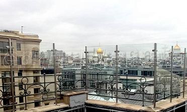 Ветрозащитное ограждение на стойках из нержавейки купить в Красноярске